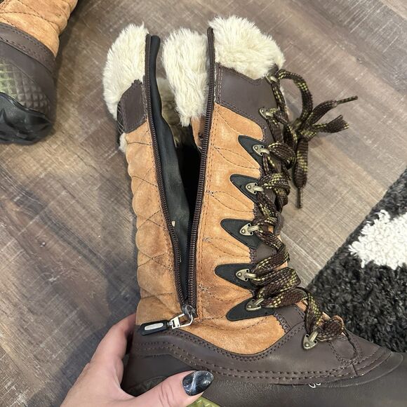 Merrel Boots Womens 8 Winterbelle Peak Waterproof Insulated Faux Fur Brown Boot - Picture 13 of 14